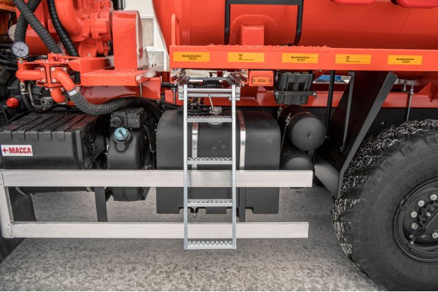 Выдвижная лестница 