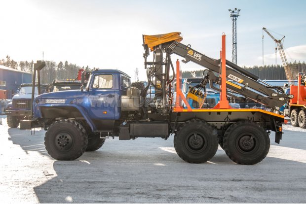 Лесовоз с манипулятором VPL100-76 УСТ 5453 Урал 5557-60Е5 