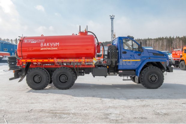 Вакуумная машина МВ-10 КО УСТ 5453 Урал NEXT 4320-6951-72 ревизионный люк