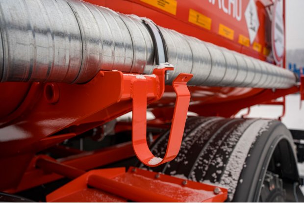 Крепление для раздаточного рукава