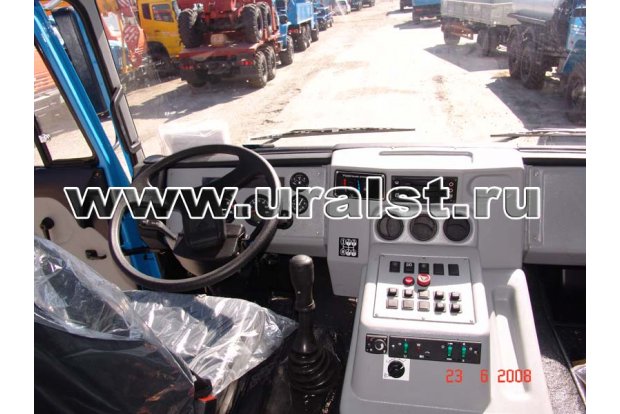 Седельный тягач Урал 6470-0010-01 сп.м