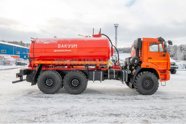 Автоцистерна вакуумная МВ-10 КО УСТ 5453 Камаз 43118-50, ревизионный люк