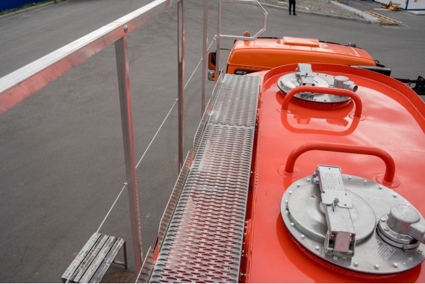 Площадка обслуживания цистерны