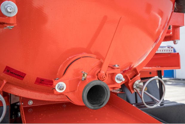 Заборный/сливной узел емкости