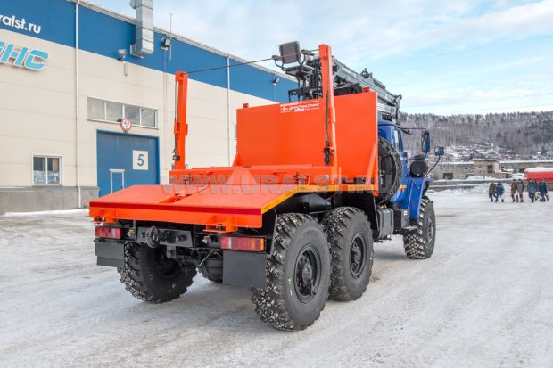 Лесовоз с манипулятором Майман 110S УСТ 54538D  Урал 5557-60Е5