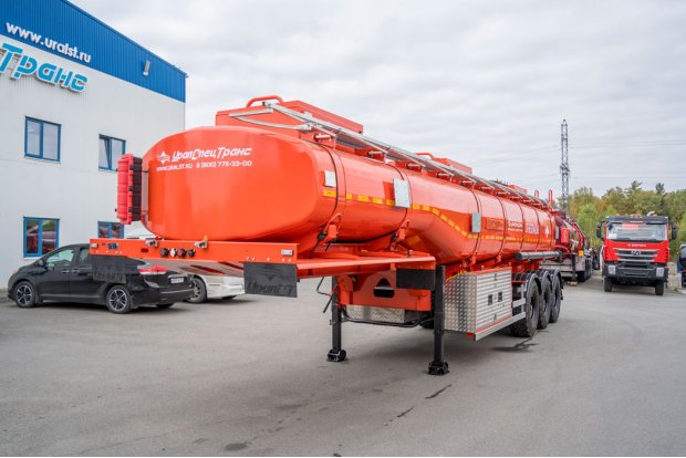 Полуприцеп цистерна для ГСМ (бензовозы) ППЦ 30-31-3 УСТ 9465 рамная