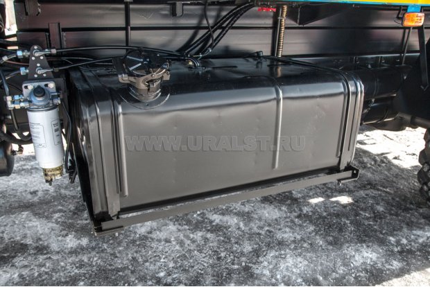 Топливный бак автомобиля Урал 4320-60М