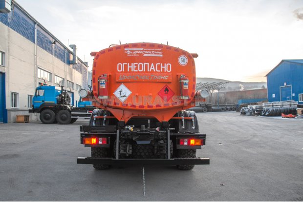 Автоцистерна АЦ-12Б УСТ-54530