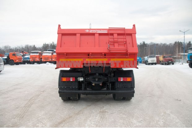 Самосвал Урал-NEXT 4320-72Е5 с задней разгрузкой