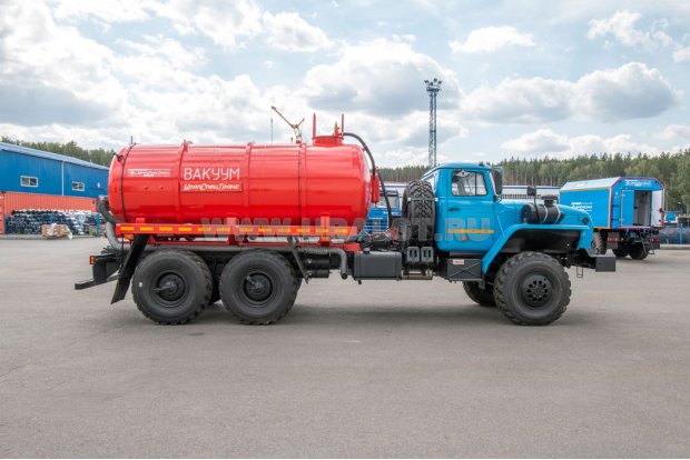 Автоцистерна вакуумная МВ-10 КО УСТ 5453 Урал NEXT 4320-60 наруж. шпанг.