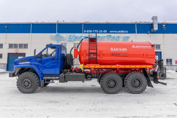 Автоцистерна вакуумная коммунальная МВ-10Т КО УСТ 5453 Урал NEXT 4320-6951-72, ревизионный люк