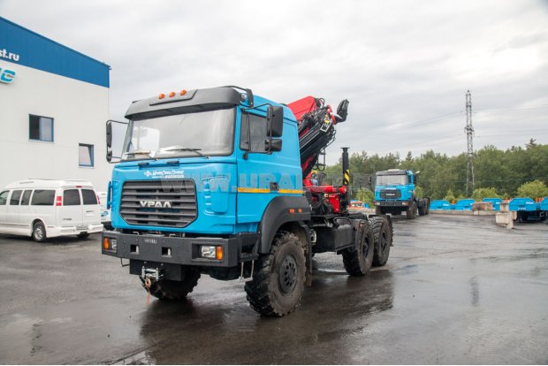 Седельный тягач с КМУ ИМ-320-05 УСТ 5453 Урал 44202-82Е5