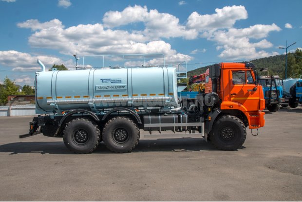 Автоцистерна для воды АЦПТ-10-3НО УСТ 5453 Камаз 43118-50 насос, обогрев