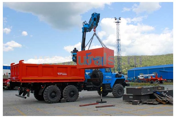 Урал самосвал 4320-70 с краном-манипулятором ИМ-240-04