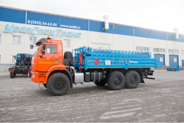 Бортовой автомобиль Камаз 43118-50 баллоновоз