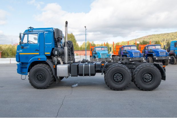Седельный тягач Камаз 53504-6030-50 сп. место