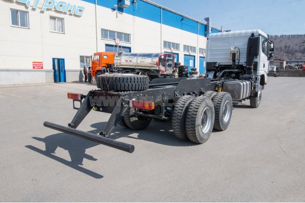 Шасси SHACMAN SX32586V385 6х6, база 4575мм