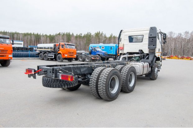 Шасси FAW CA3250 6х4, 390л.с., база 3800