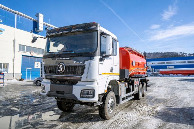 АТЗ-17-2 два отсека, УВТ-40, УСТ 5453, SHACMAN (ШАКМАН) SX32586V385 6х6, 315/80R22.5, КБ 4575 мм.