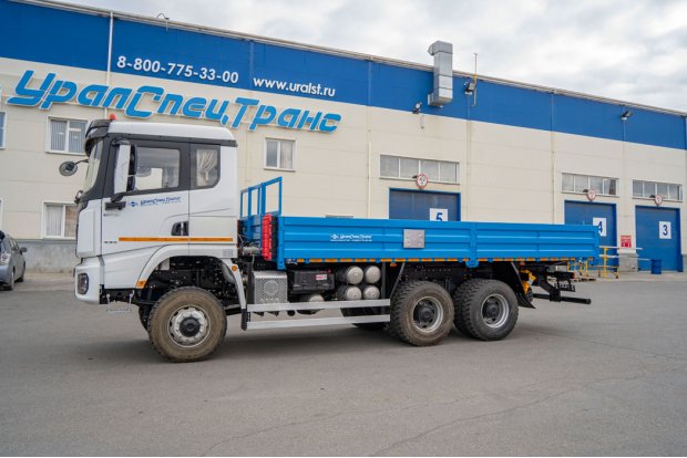 Бортовой контейнеровоз УСТ 5453 SHACMAN (ШАКМАН) SX32586V385 (6х6), база 3775мм ДОПОГ