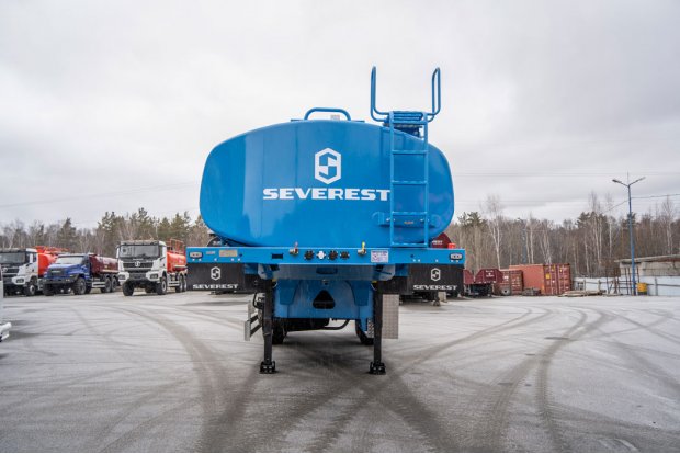 Лестница для подъема на площадку обслуживания цистерны