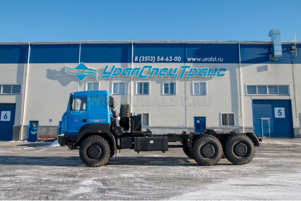 Седельный тягач Урал 63701М-1951 УСТ-5453