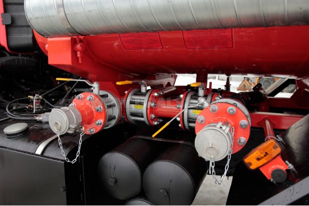Автоцистерна для нефти АЦН-11 УСТ 5453 Камаз 43118-50, паровые трубы доработка под ДОПОГ