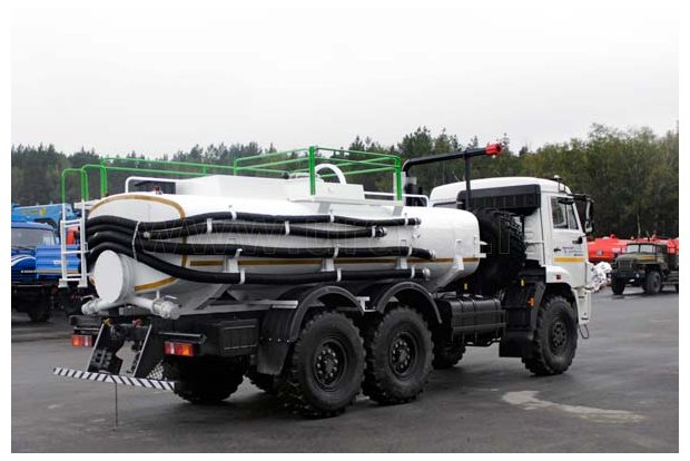 Автоцистерна нефтепромысловая АЦН-10