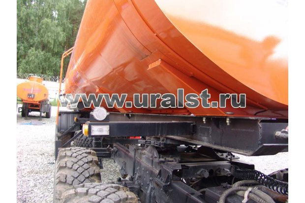 Полуприцеп цистерна 96742-10-04 нефтевоз