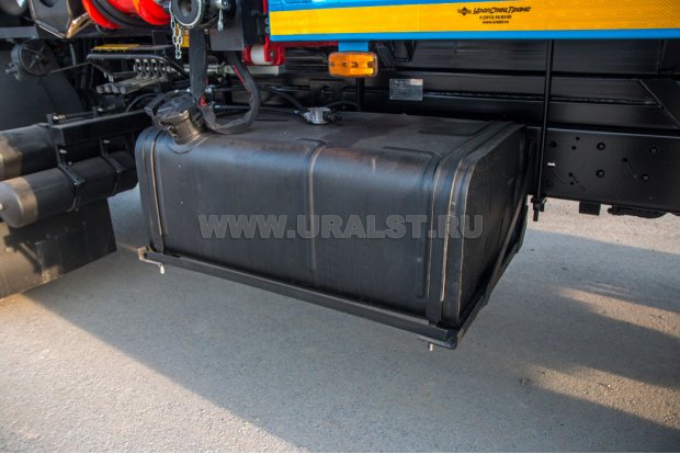 Бортовой с КМУ Fassi F155A.0.22 за кабиной УСТ 5453 Урал 4320-4971-82, сп.м