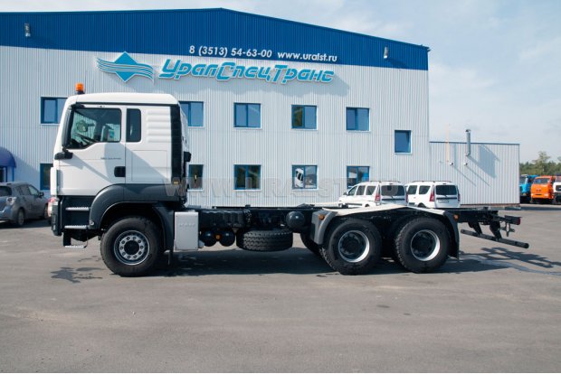 Шасси автомобиля MAN 33.440 6x4 BB-WW