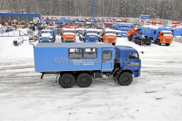 Грузопассажирский автомобиль УСТ Камаз 5350-42 с закрытым грузовым отсеком