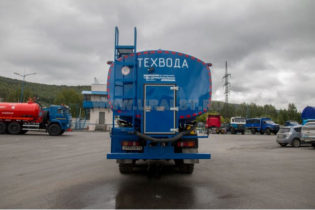 Автоцистерна для технической воды АЦВ-16 МАЗ-631708-311