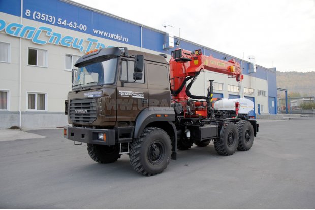 Тягач Урал 44202-82М с КМУ ИТ-180
