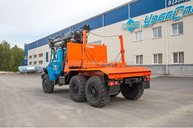 Лесовоз Урал 5557-72М с гидроманипулятором VM10L