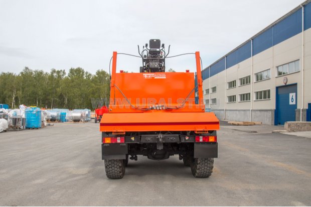 Лесовоз Урал 5557-72М с гидроманипулятором VM10L