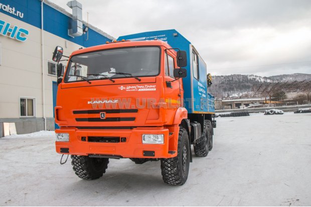 Фургон Камаз АРОК с краном манипулятором