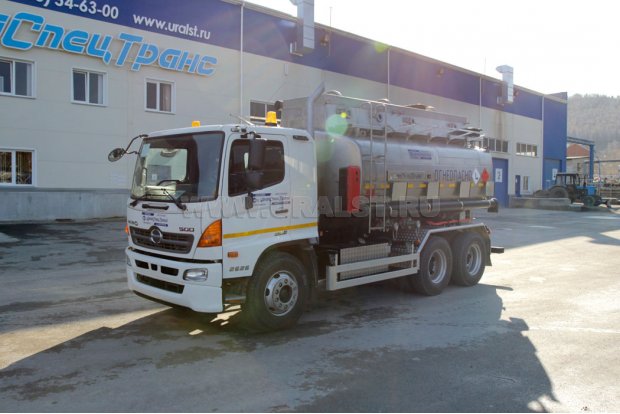 Автотопливозаправщик АТЗ HINO