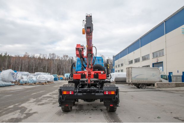 Седельный тягач Урал 44202-82М с крано-манипуляторной установкой ИТ-180