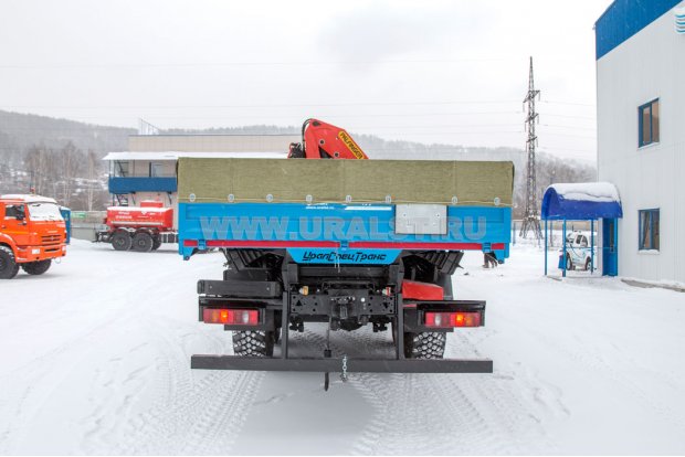 Бортовой автомобиль Камаз 43118-46 с краном-манипулятором Palfinger PK-23500А