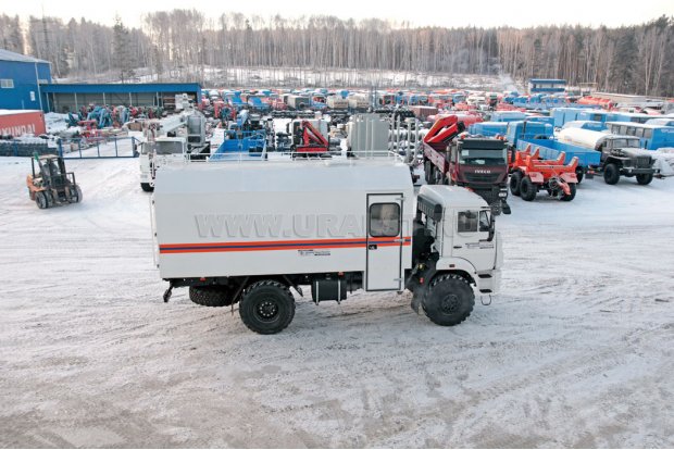 Грузопассажирский автомобиль Камаз 43502-45 с закрытым грузовым отсеком