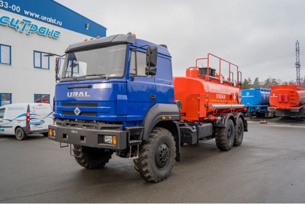 Автотопливозаправщик АТЗ-11-2Б