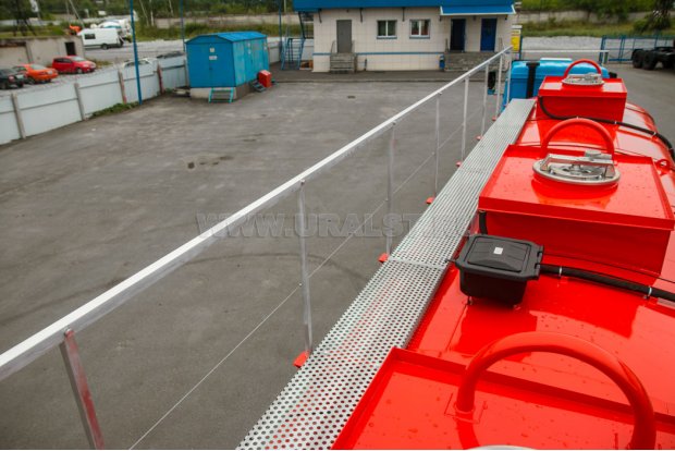 Поручень складной