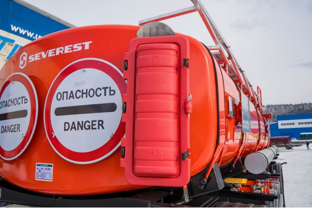 Пенал огнетушителя, предупреждающие знаки