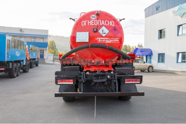 Автоцистерна вакуумная нефтепромысловая АКН-10 ВК УСТ 5453 Камаз 43118УВЭОС