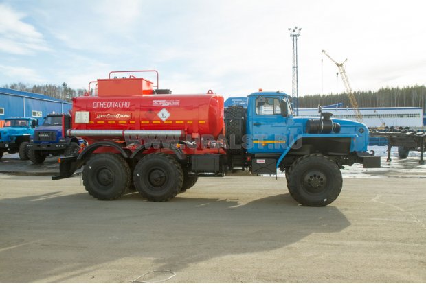Автотопливозаправщик АТЗ-9Б УСТ 5453 Урал 5557-1151-60