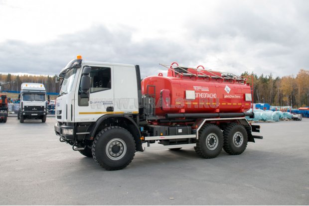Вариант исполнения АТЗ-12-2 УСТ-5453 на шасси IVECO (Ивеко) со спальным местом
