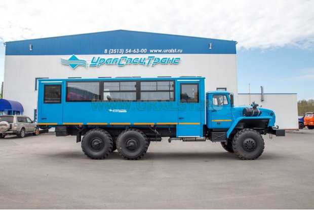 Автобус вахтовый Урал 3255-0013-61Е5-28