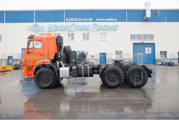 Седельный тягач Камаз 43118-50 со спальным местом УСТ-5453