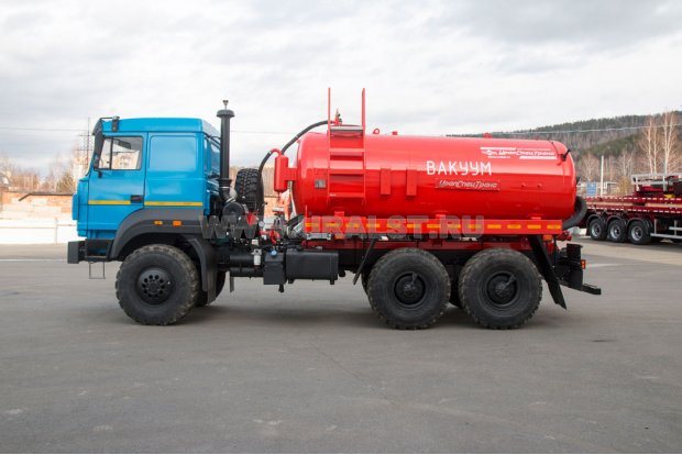 Автоцистерна вакуумная МВ-10 КО УСТ-5453 на шасси Урал 5557-80Е5